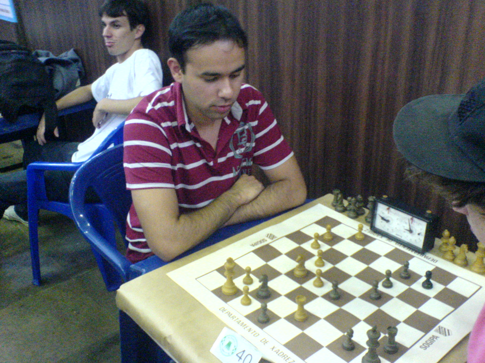 Jogando xadrez no XI Torneio Intenacional de Xadrez 2012